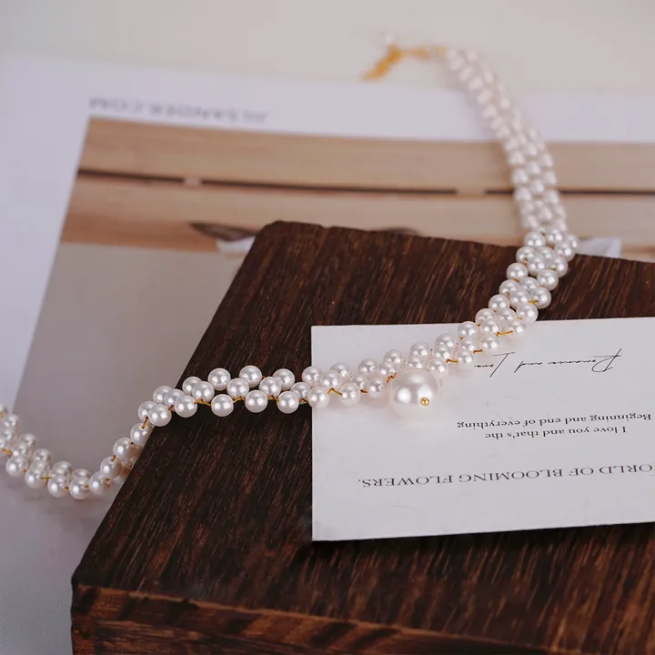 الجديدة ذات الخيوط المتعددة من اللؤلؤNew multi-strand pearl necklace