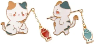 2 Pcs Cute Cat Lapel Pins Set, Funny Cat Fishing Design Brooch Pin Metal Enamel Brooch Cartoon Cute Animal Badge Pin for Backpacks Jackets Hat Bag, Best Friend Gift Jewelry Accessories