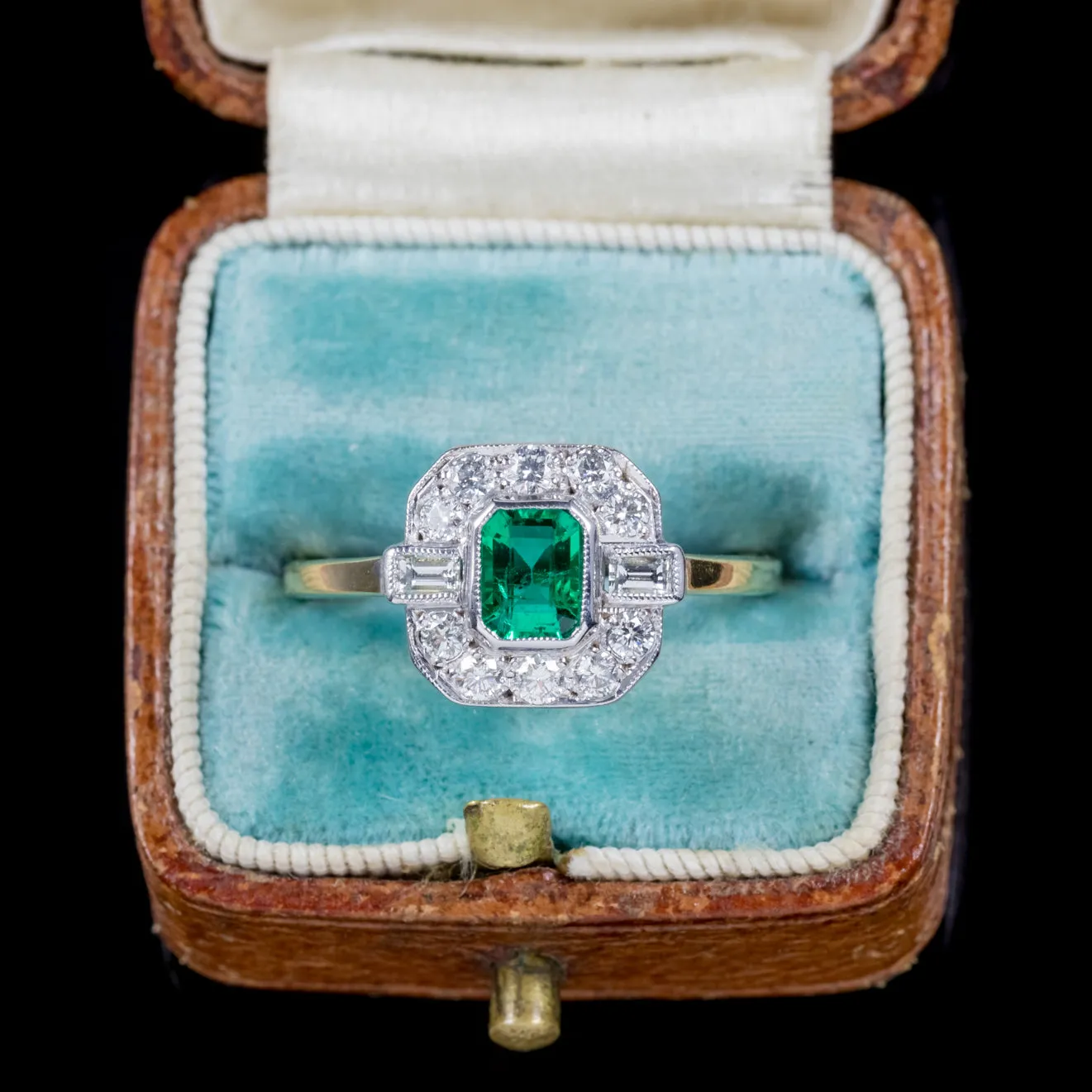 Emerald Diamond Engagement Ring 18Ct Gold
