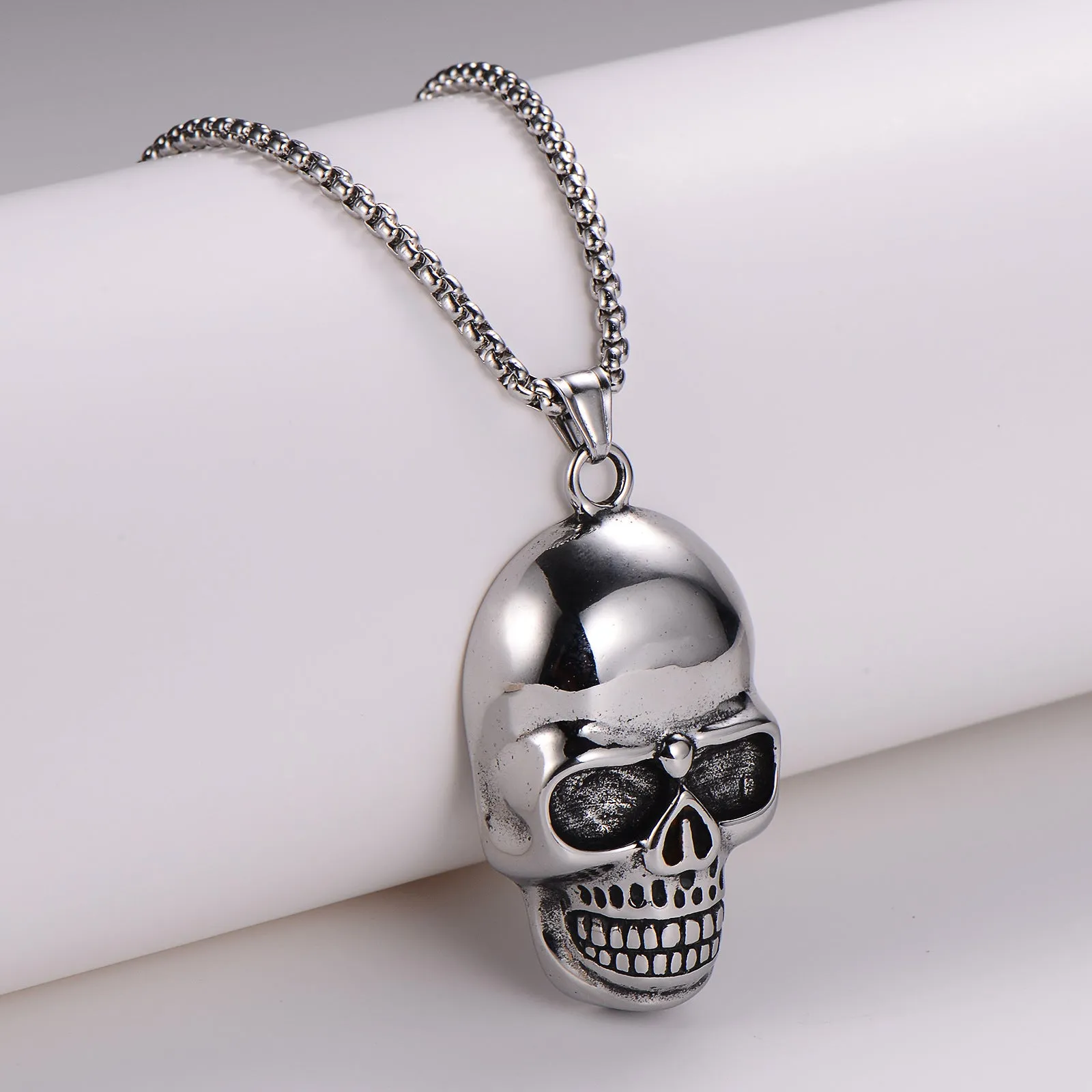 Expressive Skull Geometric Stainless Steel Polishing Pendants