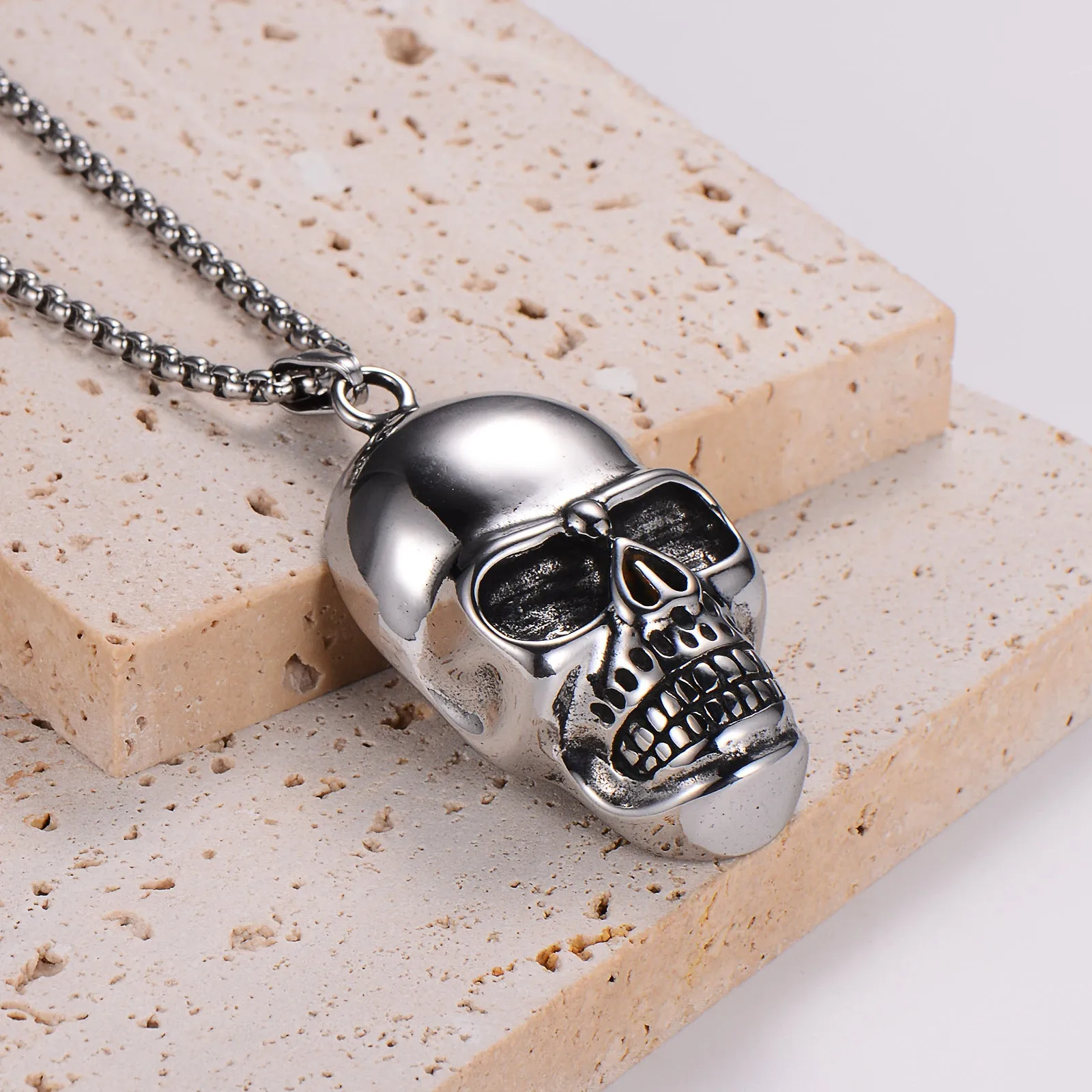 Expressive Skull Geometric Stainless Steel Polishing Pendants