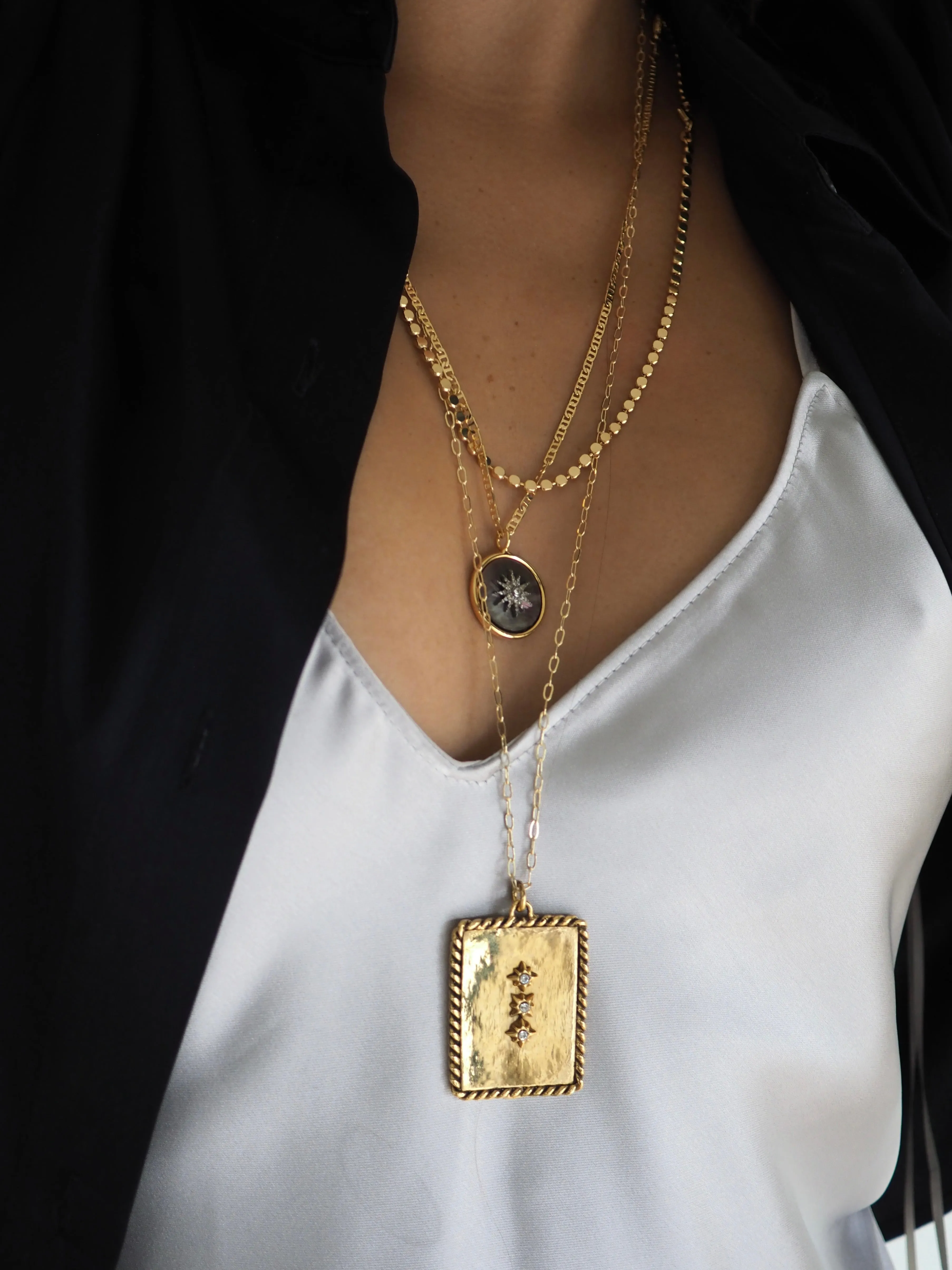 PACI RECTANGLE PENDANT NECKLACE