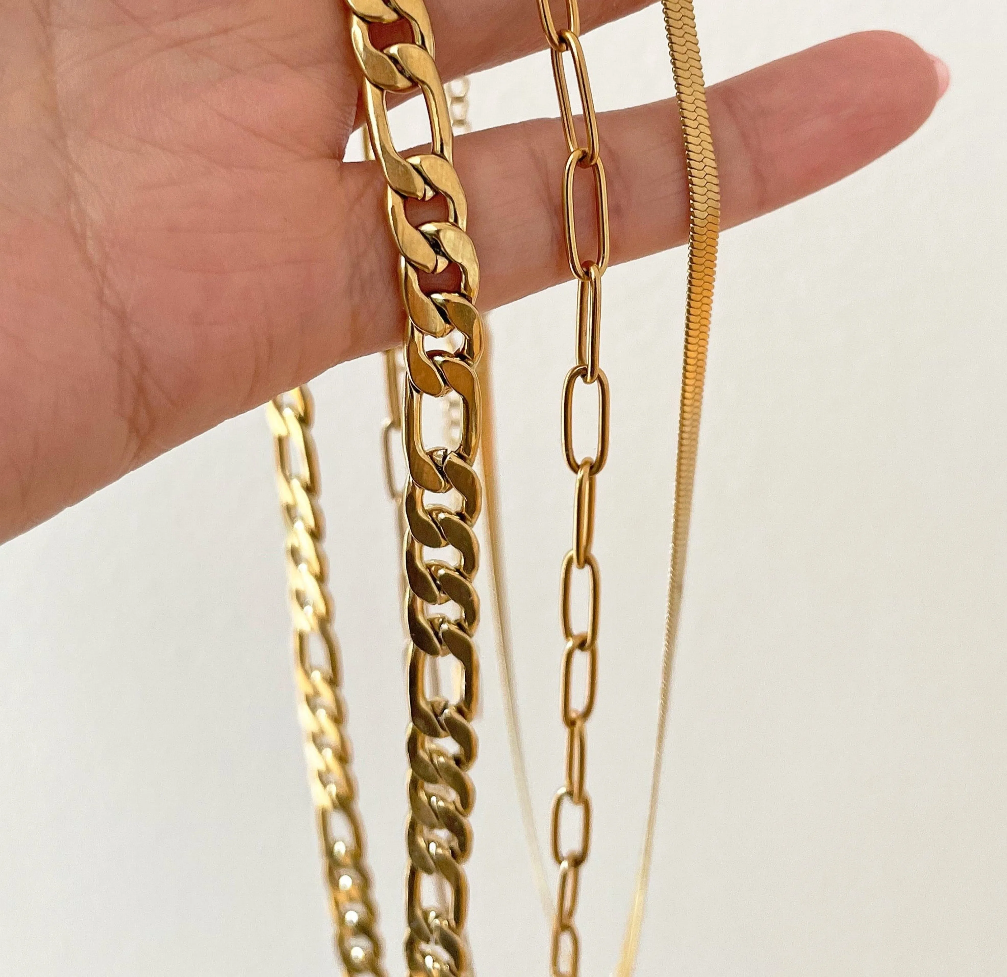 RICKY GOLD PAPERCLIP CHAIN NECKLACE